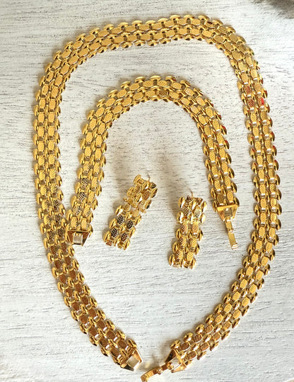 18 kt plated gold set