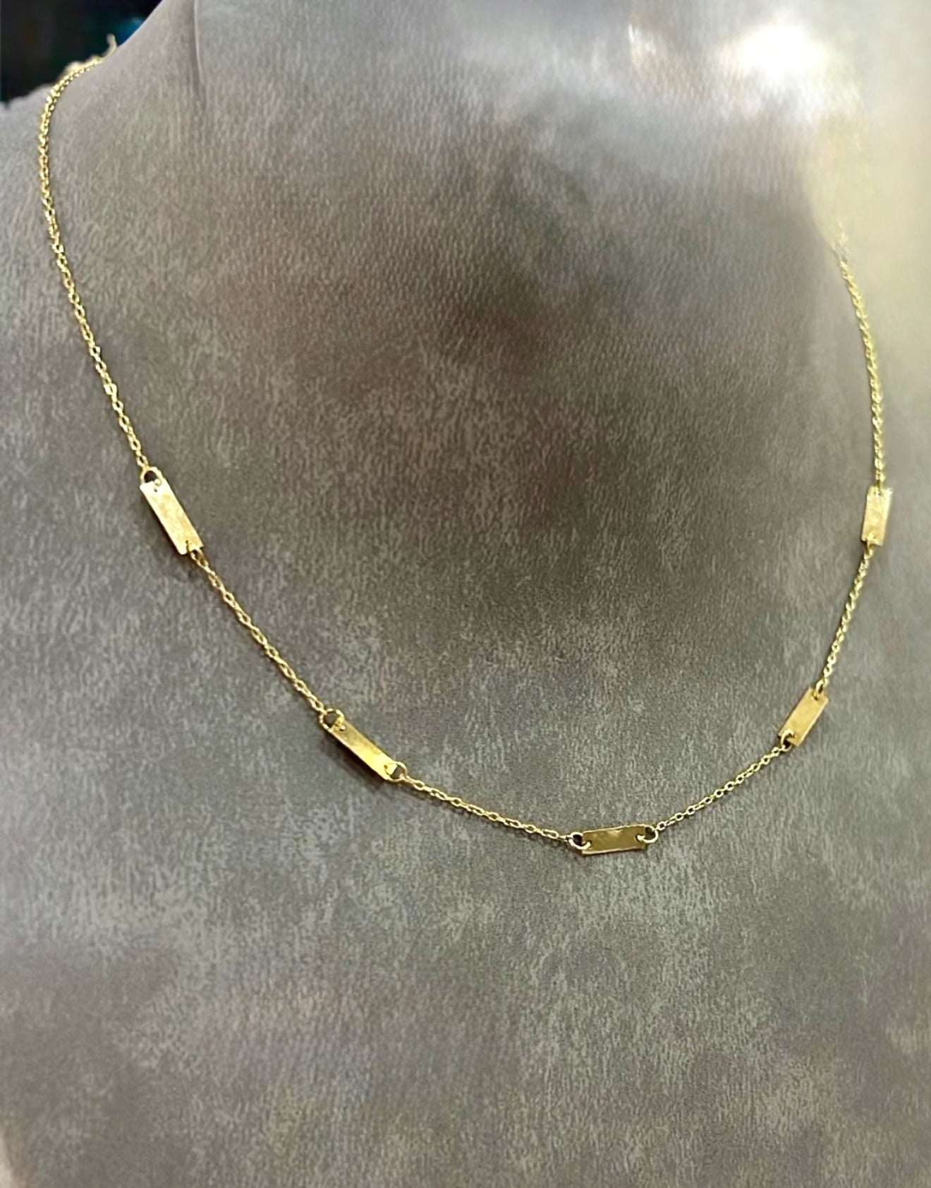 Delicate 18kt-gold everyday elegance