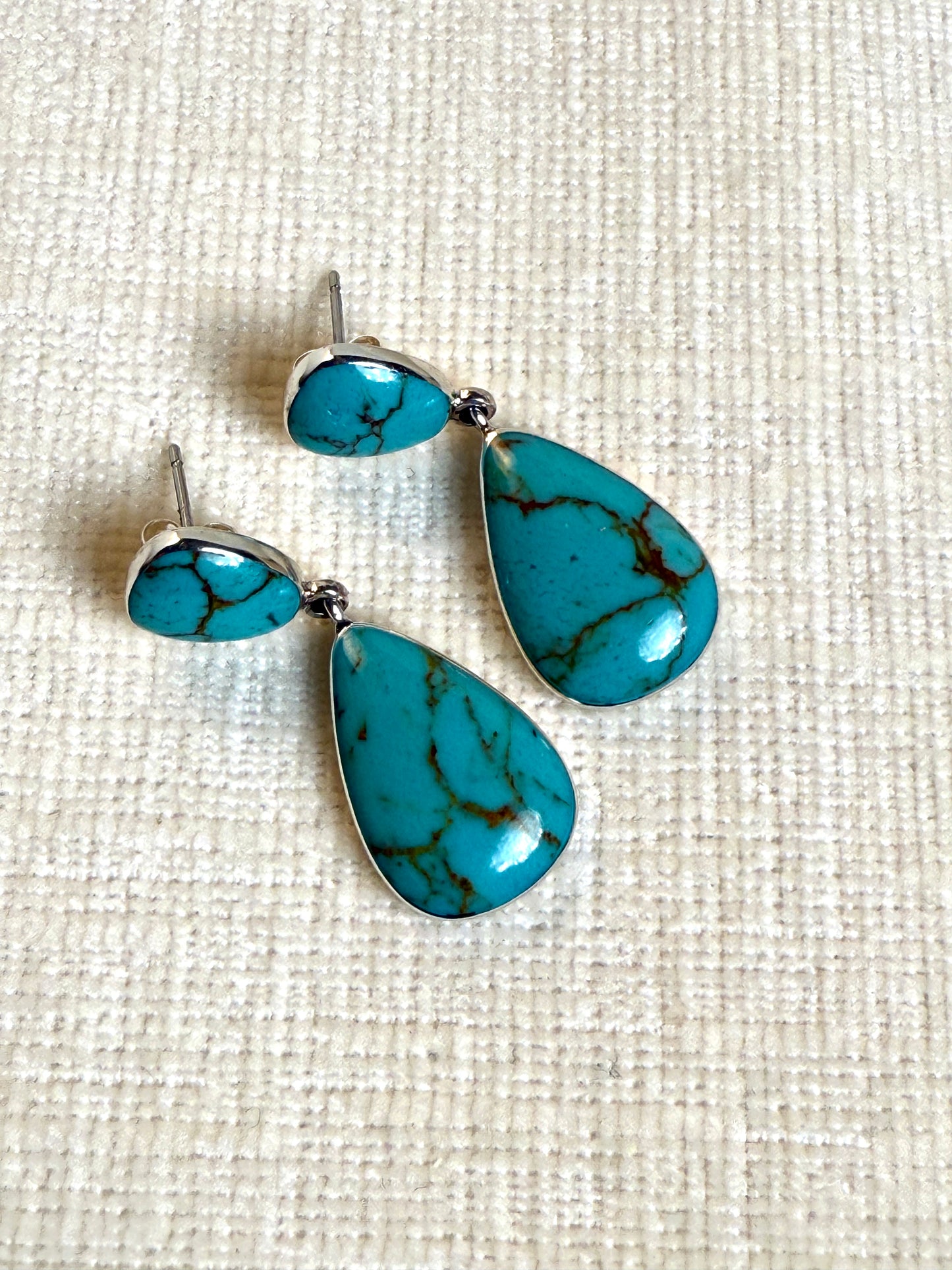 925 Sterling Silver Turquoise Drop Earrings – Teardrop Design